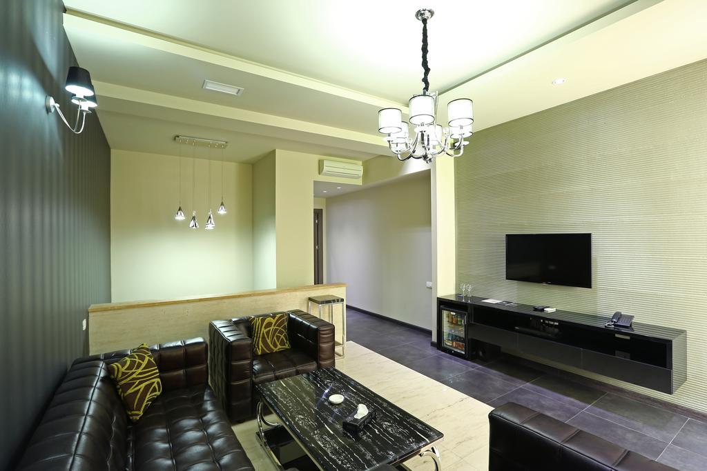 Ibiza Hotel&Spa Yerevan Bagian luar foto