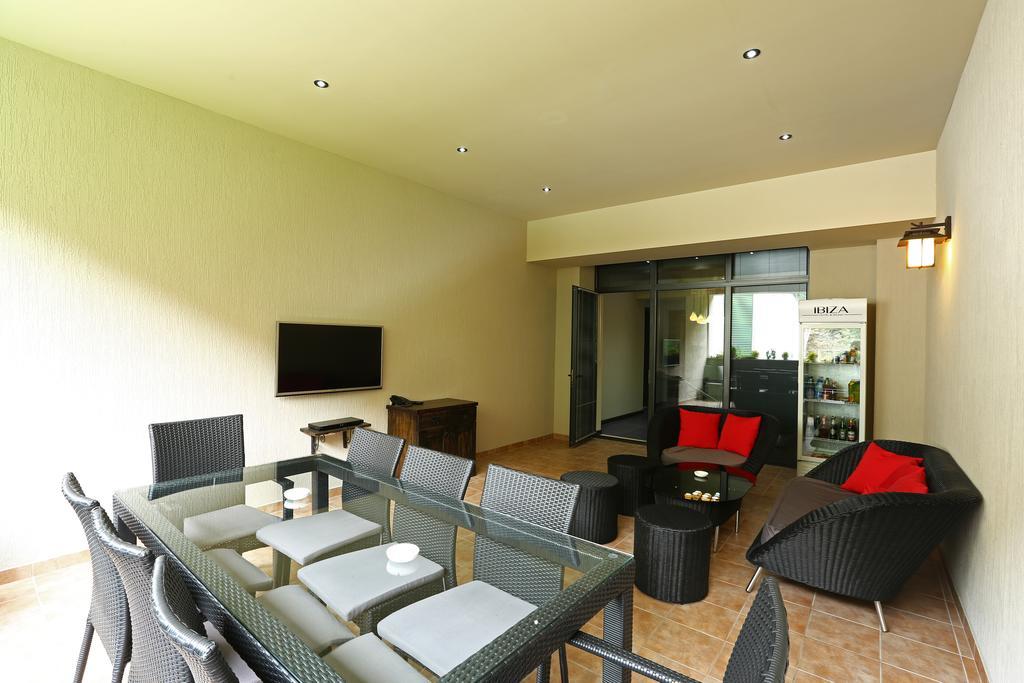 Ibiza Hotel&Spa Yerevan Bagian luar foto